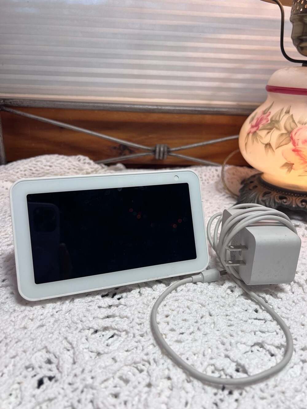 Amazon Echo Show 5 (1st Gen) Smart Display Speaker-White-W/ Power Cord + Alexa